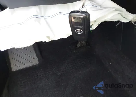 2024 Toyota Rav4 Xle/Xle Premium z USA, uszkodzony, nr VIN 2T3W1RFV8RC283739